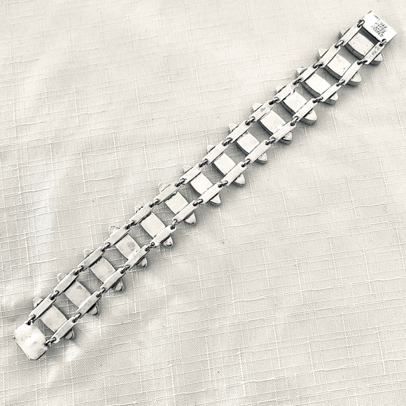 Bracelet~Sterling Silver~Stamped / Black Onyx - Picture 4 of 12